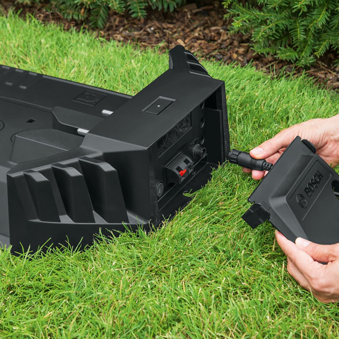 Bosch Indego S+ 500 – Rasenmäher Roboter 500m², 18V Akku, App-Steuerung, 19cm Schnittbreite, Ladestation inkl.